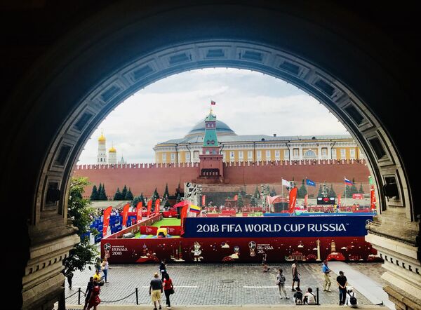 La place Rouge accueille un match de foot disputé par de jeunes Vietnamiens La place Rouge accueille un match de foot disputé par de jeunes Vietnamiens - Sputnik Afrique