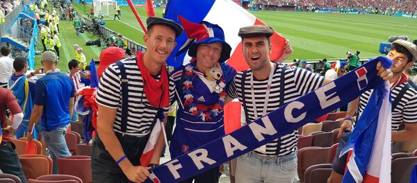 David voyage en autostop à travers la Russie pour suivre les Bleus - Sputnik Afrique