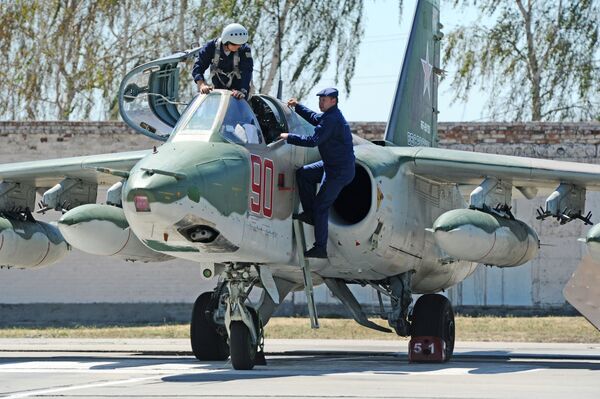 L’accueil des pilotes militaires russes revenus de Syrie - Sputnik Afrique