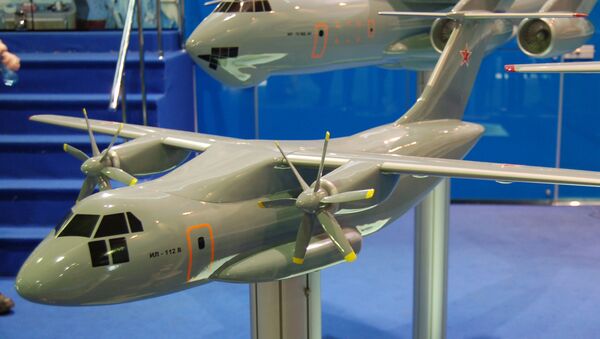 Maquette de l'avion Il-112V - Sputnik Afrique