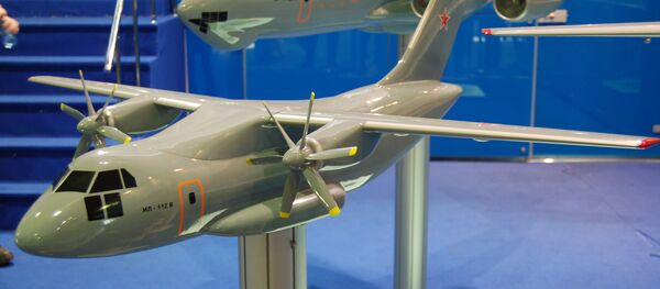 Maquette de l'avion Il-112V - Sputnik Afrique