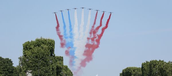Lors du défilé militaire du 14 juillet à Paris - Sputnik Afrique