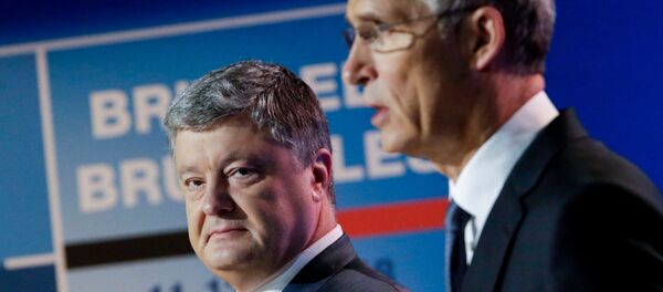 Président ukrainien Piotr Porochenko et secrétaire général de l'Otan Jens Stoltenberg - Sputnik Afrique