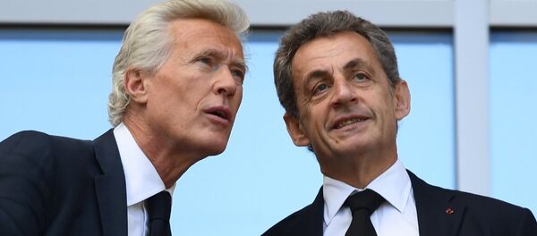 Nicolas Sarkozy (à droite) lors du match France-Australie à la phase de groupe du Mondial 2018 Nicolas Sarkozy (à droite) lors du match France-Australie à la phase de groupe du Mondial 2018 - Sputnik Afrique