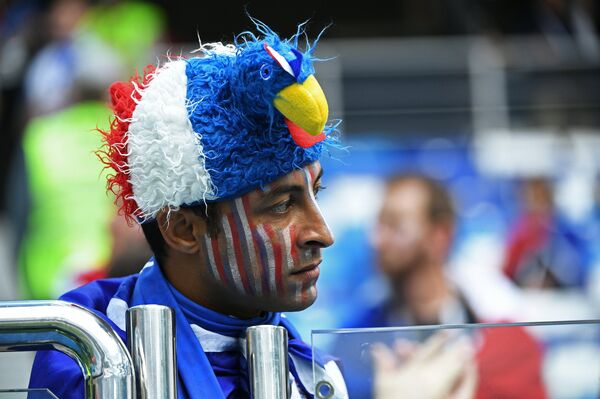 Un supporter français avant le match France-Uruguay à Nijni Novgorod - Sputnik Afrique