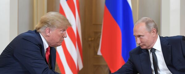Les Présidents Donald Trump et Vladimir Poutine Les Présidents Donald Trump et Vladimir Poutine - Sputnik Afrique