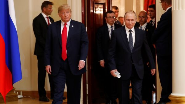 El presidente de Estados Unidos, Donald Trump, y el líder ruso, Vladímir Putin, durante su reunión en Helsinki - Sputnik Afrique