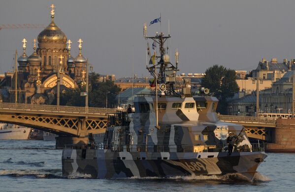 Journée de la marine russe: la répétition du défilé naval à Saint-Pétersbourg - Sputnik Afrique