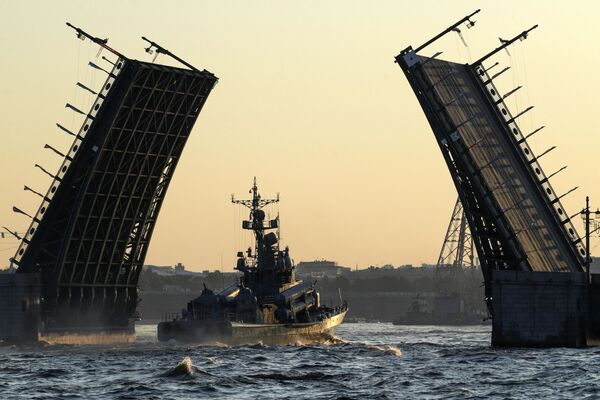 Journée de la marine russe: la répétition du défilé naval à Saint-Pétersbourg - Sputnik Afrique