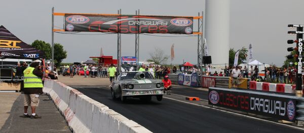 Adrénaline, vitesse et étincelles, le dragster veut enflammer la France - Sputnik Afrique