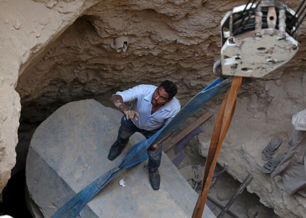 Mystère du sarcophage noir: une tombe pour le moins originale découverte en Égypte - Sputnik Afrique