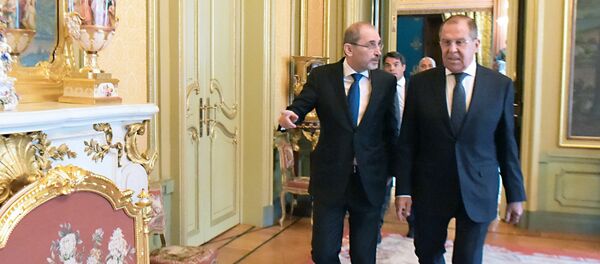 Встреча глав МИД РФ и Иордании С. Лаврова и А. Сафади Встреча глав МИД РФ и Иордании С. Лаврова и А. Сафади - Sputnik Afrique