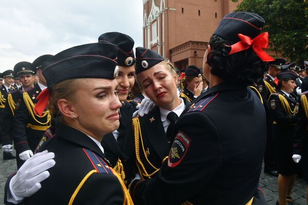 La cérémonie de fin d’études des élèves officiers sur la place Rouge à Moscou - Sputnik Afrique
