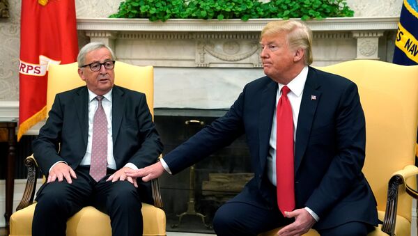 Jean-Claude Juncker et Donald Trump - Sputnik Afrique