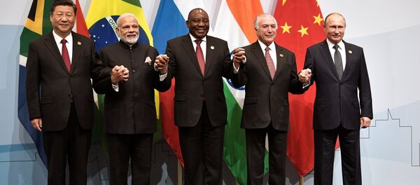 Президент РФ В. Путин на Десятом саммите БРИКС  в ЮАР - Sputnik Afrique