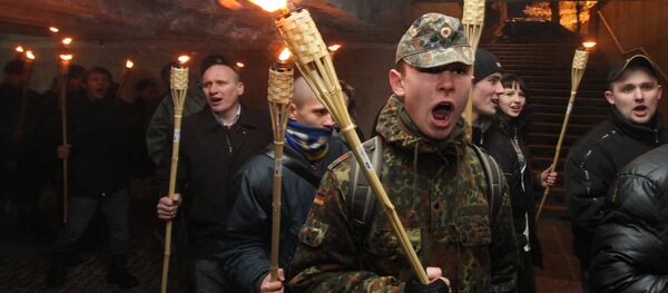 Une marche aux flambeaux des nationalistes ukrainiens - Sputnik Afrique