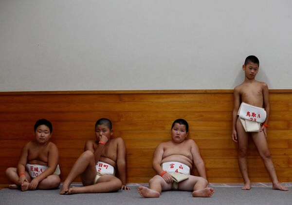 Les compétitions de sumo des écoliers japonais - Sputnik Afrique