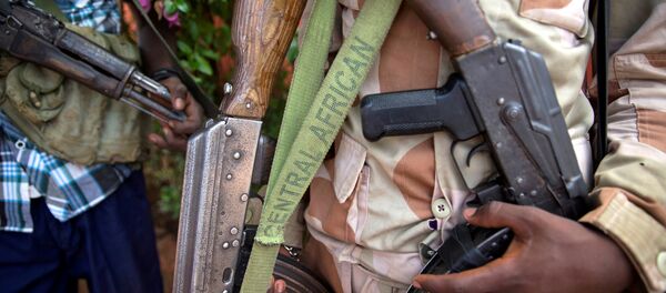 Un homme armé à Koui, en Centrafrique - Sputnik Afrique