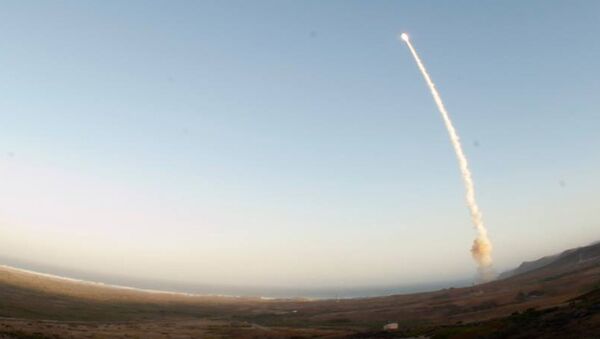 Un tir de missile Minuteman III depuis la base de Vanderberg - Sputnik Afrique