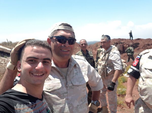 Le drapeau de la Syrie flotte de nouveau à sa frontière avec Israël  - Sputnik Afrique