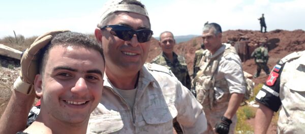 Le drapeau de la Syrie flotte de nouveau à sa frontière avec Israël - Sputnik Afrique