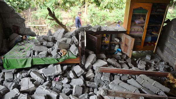 Pendant que l’on dort: le séisme meurtrier en Indonésie en images - Sputnik Afrique