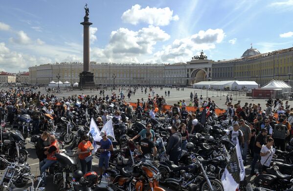 Le défilé international de motards à Saint-Pétersbourg - Sputnik Afrique