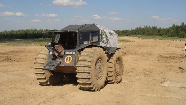 Le véhicule tout-terrain et amphibie russe Sherp  - Sputnik Afrique