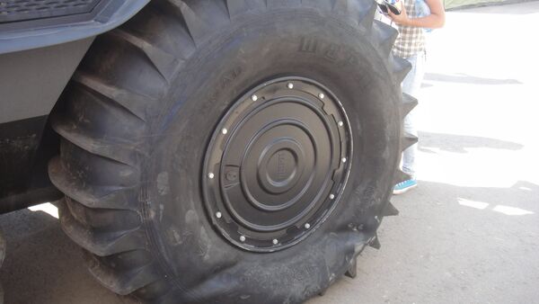 Le véhicule tout-terrain et amphibie russe Sherp  - Sputnik Afrique