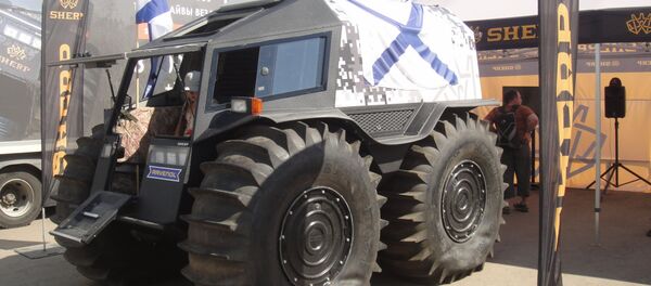 Le véhicule tout-terrain et amphibie russe Sherp - Sputnik Afrique