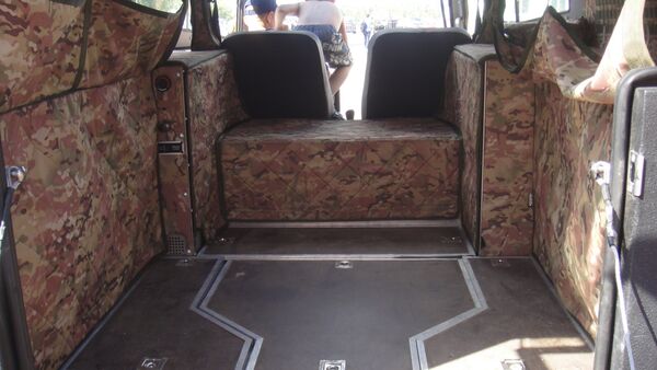 Le véhicule tout-terrain et amphibie russe Sherp  - Sputnik Afrique