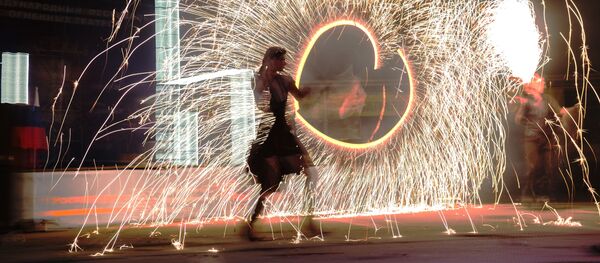 Danses avec du feu «apprivoisé»: le festival Crimée Fire Fest à Koktebel Danses avec du feu «apprivoisé»: le festival Crimée Fire Fest à Koktebel - Sputnik Afrique