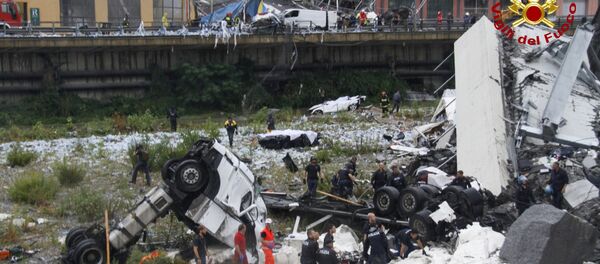 The collapsed Morandi Bridge is seen in the Italian port city of Genoa in this picture released by Italian firefighters on August 14, 2018 - Sputnik Afrique