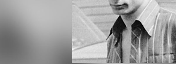 Репродукция с фотографии 80х-88х годов. Владимир Путин (слева) на даче у знакомого. Репродукция 2001 года из архива Бесика Пипии. - Sputnik Afrique