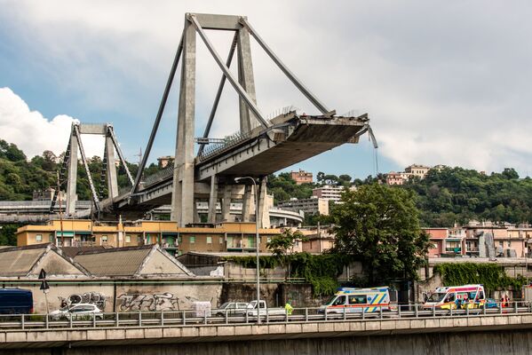 Sur le site de l’effondrement du pont automobile Morandi de Gênes. - Sputnik Afrique