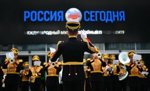 L’Orchestre militaire central du Ministère russe de la Défense se produit à l’Agence d’information internationale Rossiya Segodnya. - Sputnik Afrique