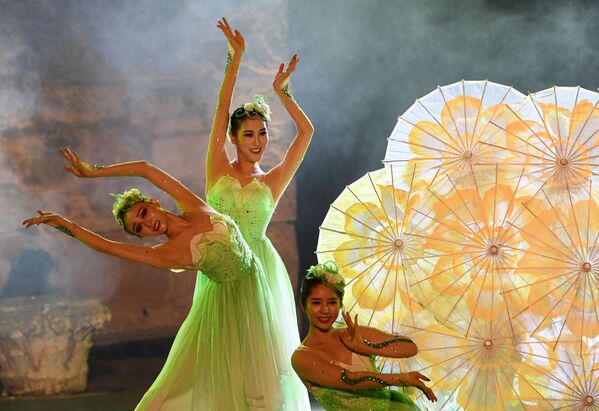 Danseuses chinoises au Festival international de Carthagène en Tunisie - Sputnik Afrique