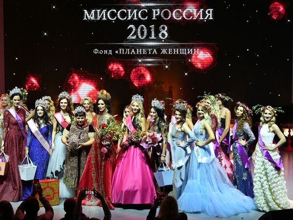 Des participantes au concours de beauté national Madame Russie 2018 dans la salle de concert Planeta KVN à Moscou. - Sputnik Afrique