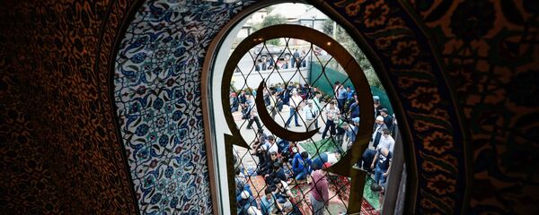 Верующие в праздник Курбан-Байрам у Соборной мечети Барнаула - Sputnik Afrique