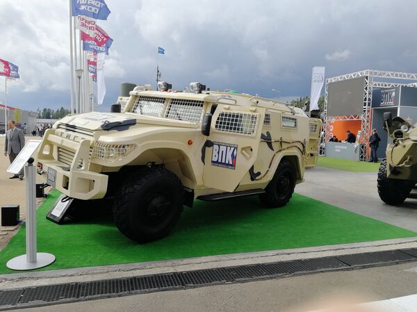 Véhicule blindé Tigre-M SnN Véhicule blindé Tigre-M SnN - Sputnik Afrique