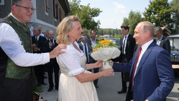 Vladimir Poutine au mariage de Karin Kneissl - Sputnik Afrique