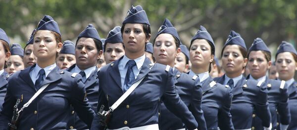 Un bataillon de soldates marocaines en parade - Sputnik Afrique