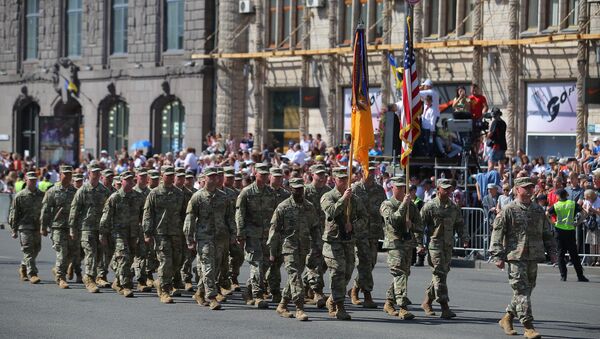 Des militaires américains participent à un défilé à Kiev (image d'illustration) - Sputnik Afrique