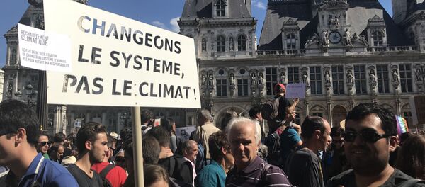 La marche mondiale pour le climat a lieu à Paris - Sputnik Afrique