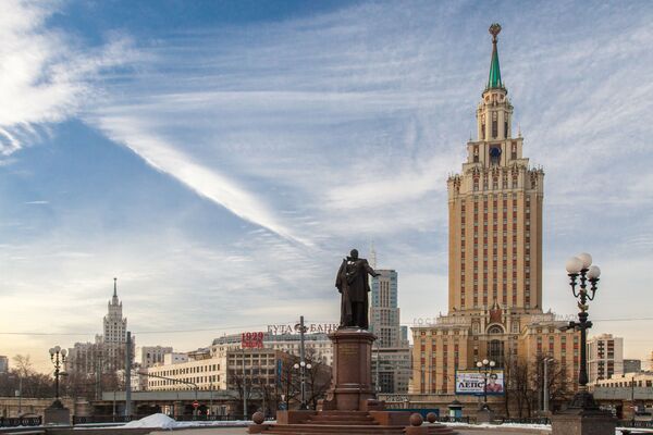 Les sept gratte-ciel moscovites - Sputnik Afrique