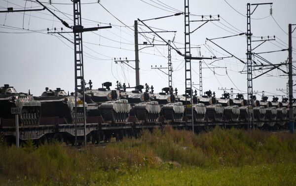 Des trains de transport de troupes et d'équipements de l'armée chinoise, qui participera aux exercices militaires Vostok-2018, sont arrivés à la gare de déchargement de Zabaïkalsk - Sputnik Afrique