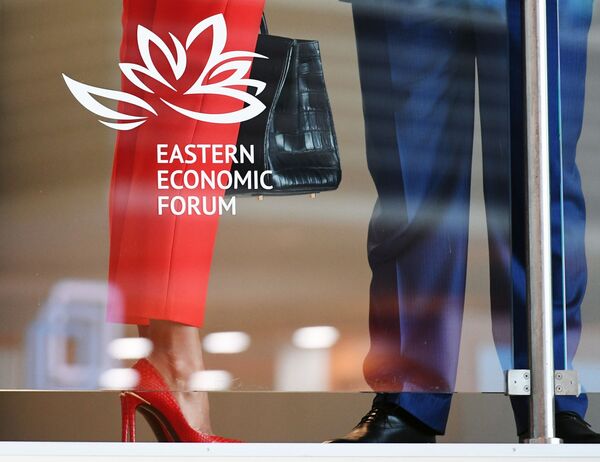 Forum économique oriental: entretiens informels, caviar et hospitalité russe - Sputnik Afrique