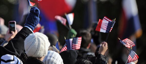 Des drapeaux américains et français - Sputnik Afrique