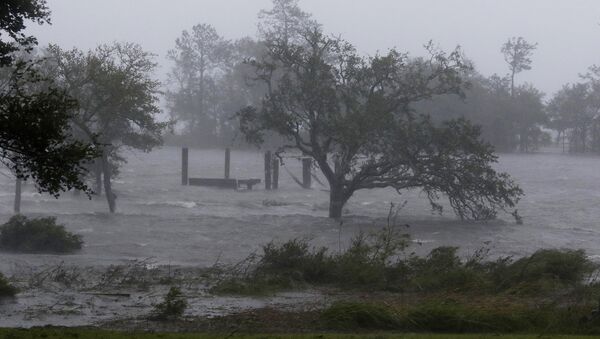 High winds and storm surge from Hurricane Florence hits Swansboro N.C., Friday, Sept. 14, 2018 - Sputnik Afrique