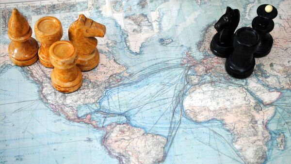 Varias piezas de ajedrez sobre un mapa - Sputnik Afrique